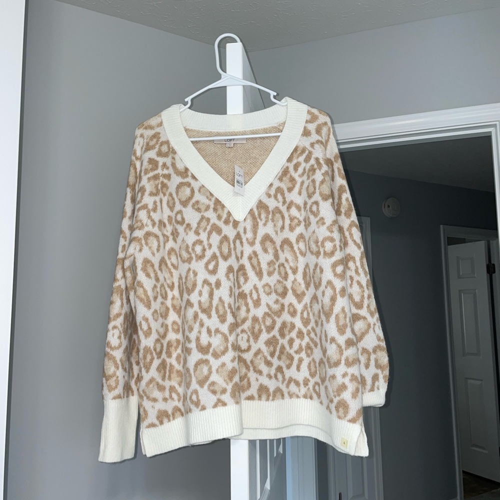 LOFT Leopard Print V-Neck NWT!